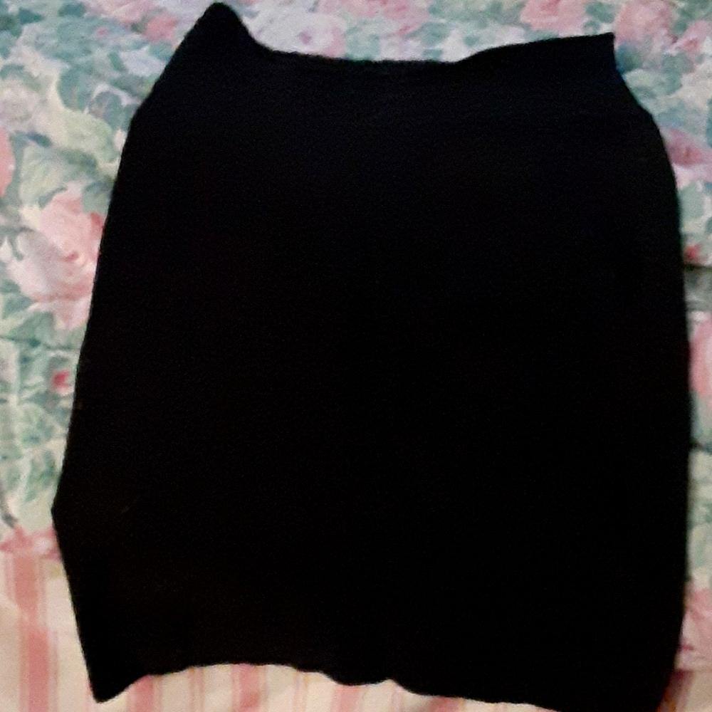 Black pencil skirt